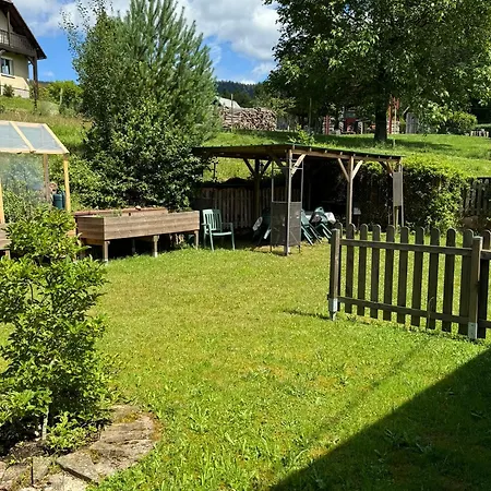 Emeraude アパート *